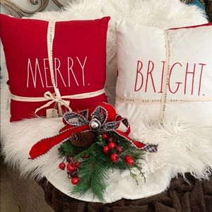 🎄Rae Dunn Set of 4 Christmas Pillows
